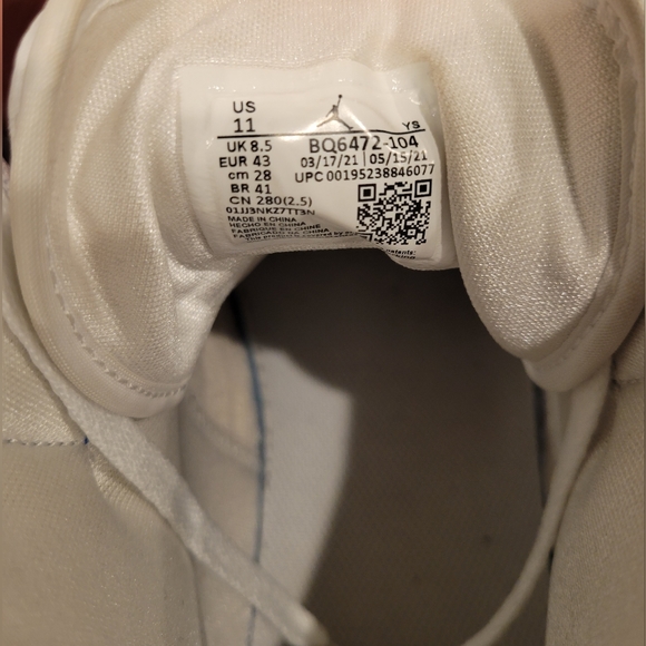 Wmns Nike Air Jordan 1 Mid 'Kentucky Blue' -- Size W11/M9.5 (With Box) - Picture 4 of 9